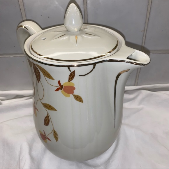 Vintage Hall’s Superior Autumn Leaf 8 Cup Coffee Pot & Lid - Picture 6 of 16